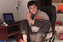 Video: Nghị lực phi thường của chàng trai cụt tay vẫn kiếm 100 triệu đồng/tháng