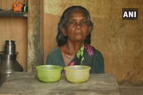 Cụ bà 65 tuổi sống trong nhà vệ sinh công cộng suốt 19 năm