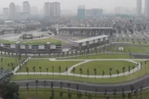 Video: Ngẩn người ngắm trường đùa F1 Hà Nội trước ngày "mở cửa"