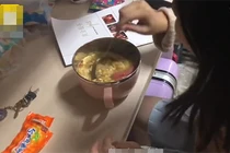 Video: Nữ sinh nhận "kết đắng" vì ăn mì tôm 3 tuần tiết kiệm tiền mua sắm