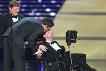 Câu chuyện rơi nước mắt về người cha mạnh mẽ nhất thế gian