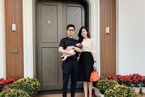 Rò rỉ những hình ảnh bất ngờ về con trai Á hậu Tú Anh 