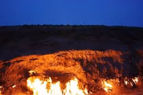 Video: “Hỏa Diệm Sơn” cháy suốt 4.000 năm, mưa lớn cũng không thể dập tắt