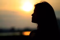 Khốn khổ vì chồng lấy rượu bia làm cảm hứng ái ân