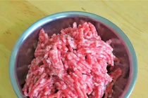 Đi siêu thị sắm Tết hãy tránh 5 loại thực phẩm tưởng ngon này