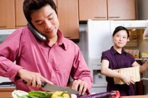 Vợ chết đứng khi nhìn thấy bồ nhí của chồng