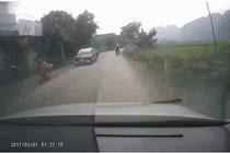 Video:Tông trúng xe đang dừng đỗ, nam thanh niên tử nạn 