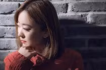 Tôi về thăm mẹ đẻ mà chết lặng khi thấy cảnh trong nhà