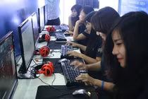 Video: Người yêu "chơi khăm" khiến game thủ khóc dở mếu dở