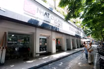 Video: Nhật Cường Mobile vẫn đón khách sau khi ông chủ bị khởi tố