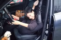 Khoảnh khắc hội gái xinh khiến các anh em "giật mình"