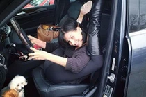 Khoảnh khắc hội gái xinh khiến các anh em "giật mình"