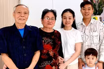 Việt Bắc tậu nhà mới sau nhiều năm đi diễn