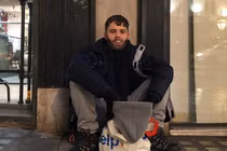 Triệu phú trẻ suýt mất mạng khi giả làm ăn mày 3 ngày ngoài đường