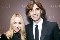 Cuộc hồi sinh phi thường từ tro tàn của "thánh cô nước Ý"