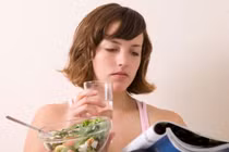 Video: Rút ngắn tuổi thọ nếu tiếp tục duy trì thói quen ăn uống sai lầm này