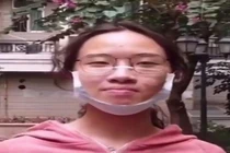 Cô gái đã có cách xử lý khi đeo khẩu trang 