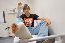 Người đàn ông có ngón chân cái "mọc" trên bàn tay