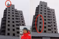 Thiếu niên tử vong khi nhảy dù tự chế từ tầng 14