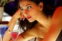 Chồng bị gái quán cà phê thư giãn "lột sạch" tiền bạc