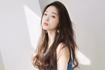 "Nữ thần" Kpop lao đao vì lùm xùm tình ái vì hết thời?