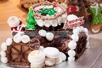 Video: Cận cảnh chiếc bánh kem trị giá gần 4 tỷ đồng