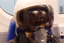 Video: Bên trong phòng khám tuyển phi công quân sự Việt Nam