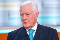 Đại gia 72 tuổi vỡ mộng tuyển vợ trẻ đẻ con nối dõi