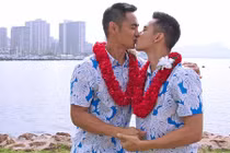 Ảnh đám cưới gây choáng của Hồ Vĩnh Khoa và bạn trai tại Mỹ 