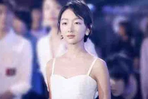 Nàng thơ 9x của Trương Nghệ Mưu ngày càng gợi cảm cuốn hút