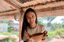 Cuộc sống hiện tại của Angela Phương Trinh khi rời xa showbiz ra sao?