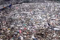 Video: Dòng sông ô nhiễm nhất thế giới, chứa hơn 20.000 tấn rác thải