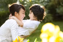 Nàng dâu trẻ dắt con ra đường sau khi 'bật lại' cả nhà chồng và cái kết