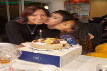 Ông xã Việt Hương khoe ảnh vui vẻ của vợ với con gái