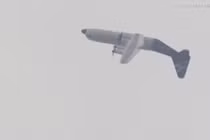 Video: Máy bay dân sự 36 tấn lộn vòng trên không gây kinh ngạc