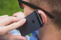 Nghiện smartphone có thể gây ung thư não, mất trí nhớ, điếc