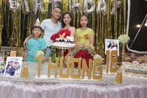 Chuyện tình như mơ của cặp đôi gái xinh lấy chồng xăm trổ