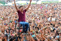 Câu chuyện không ngờ đằng sau những bức ảnh cảm động