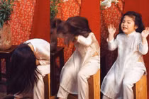 "Thiếu nữ bên hoa huệ" phiên bản bé gái tự ngã, tự nâng