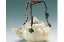 Cận cảnh ấm ngọc cung đình trị giá 218 tỷ đồng