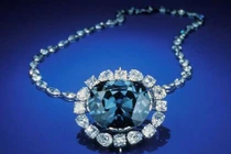 Video: Huyền thoại về viên kim cương tai ương Hope