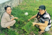 Hoài Linh: Nhặt cỏ, tưới cây là niềm vui mỗi ngày của tôi