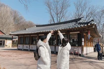 Quà mùng 8/3 siêu sang của cô dâu vàng đeo trĩu cổ Nam Định