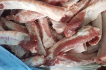 Thịt lợn rẻ giật mình 50 nghìn/kg, chất đầy kho bán cả tấn
