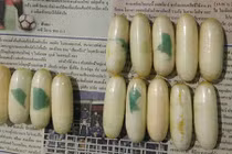 Người đàn ông nuốt 1,3 kg cocaine bị bắt ở Bangkok