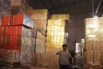 'Vàng thỏi' ế ẩm, chất đầy kho, cả làng sống trong lo lắng