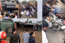 Video: Xe ben lật đè nát bét xe máy, 2 ông cháu bị cát vùi chết thảm