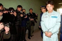 Vụ sao nam Hàn Quốc bị bắt 19 năm trước: Che đậy băng sex của bạn gái?
