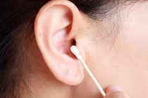 Quan niệm sai lầm về vệ sinh tai càng nhiều càng tốt