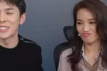 Thư Kỳ lộ diện nhan sắc thật ở tuổi 44